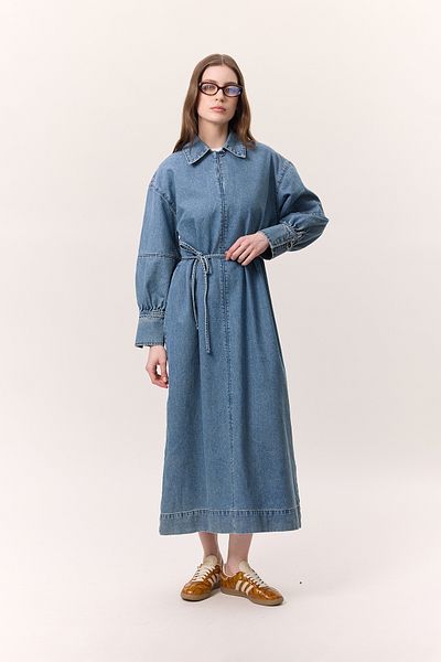 Manuka Hellblaues Jeanskleid mit Manschettendetail