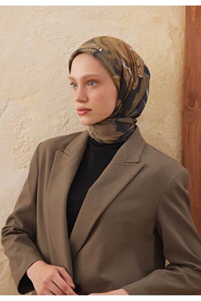 Fresh وشاح حريري قطني بنمط الحديقة الداكنة باللون الأخضر الزيتوني