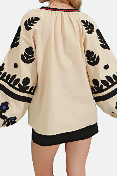 VAGGON Λευκή λαιμόκοψη με λεπτομέρεια κεντημένη μπλούζα με μανίκια Prmx9279