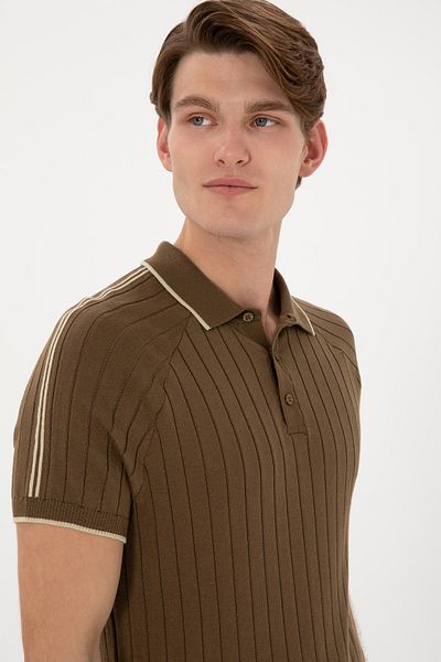 U.S. Polo Assn. Men's Slim Fit Crew Neck Khaki T-Shirt 50306481 -Vr027
