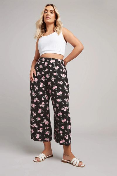 Stil Diva Plus Size Elastic Waist Pocketless Patterned Capri Pants 145266