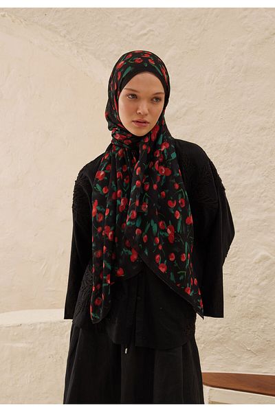 Fresh Black Ramie Cherry Patterned Shawl