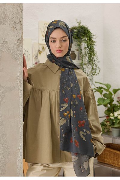 Fresh Anthracite Color Strawberry Patterned Shawl