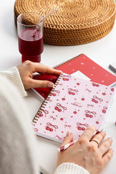 PAPERORA A5 Spiralli Karton Kapak 2’li Set Düz Çizgisiz Okul Defteri 80 yaprak, Ders Programlı Kiraz