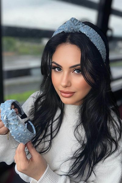 TAKIŞTIR تاج من الدنيم باللون الأزرق الفاتح
