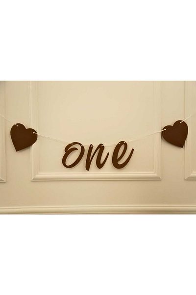 Organizasyon Pazarı ONE Written Craft Color Banner Στολίδι τοίχου με κορδόνι για πάρτι 1 έτους και σετ δύο τριγωνικών σημαιών με καρδιά