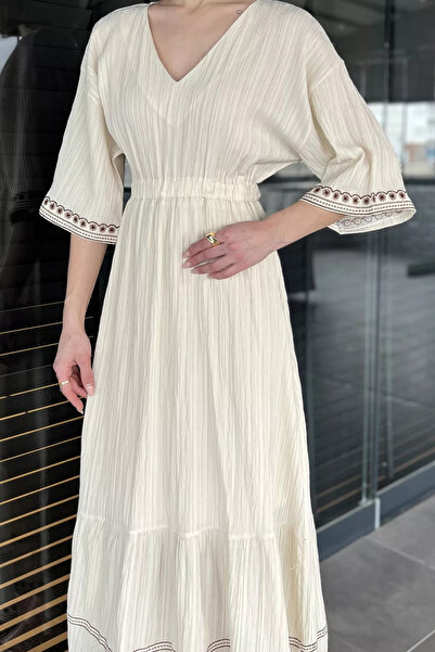 Zehra Gül Taş Kadın V Yaka Bel Lastikli Nakış Detaylı Salaş Elbise