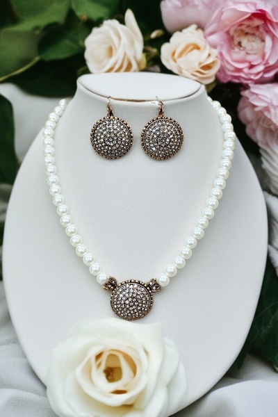 FAYRA ACCESSORIES Kristal Taşlı İnci Kolye ve Küpe Seti