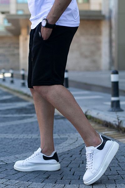 Madmext Černé pánské šortky Regular Fit 4842