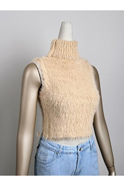 FEMİAS BEJ BALIKÇI YAKA KOLSUZ BLUZ