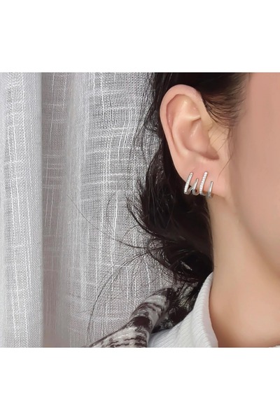 toptanhanem Dört Sıralı Zirkon Taşlı Gümüş Kaplama Çelik Küpe - Şık ve Modern Tasarım, Alerji Yapmaz