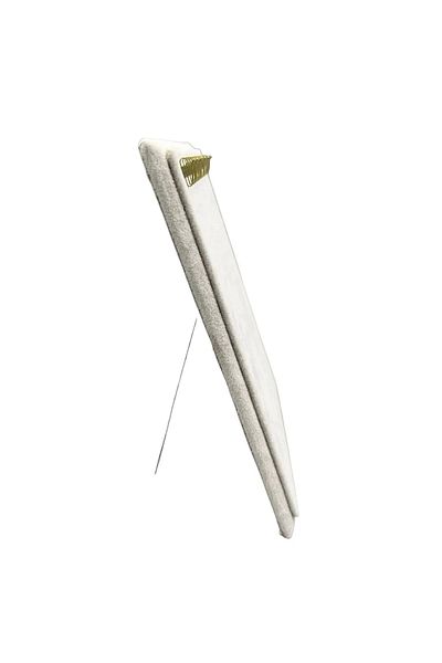 MeGass Dekor Εγχώριας παραγωγής Suede Fabric Cream Χρώμα 20/16 cm Βάση επίδειξης με γάντζο ποδιών