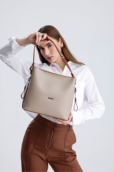 Evident حقيبة كتف نسائية من Sand & Tan مع تفاصيل سحاب