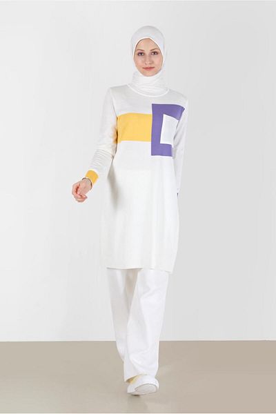 Alvina Geometric Knitwear Tunic - 42011 Model with Shape Detail