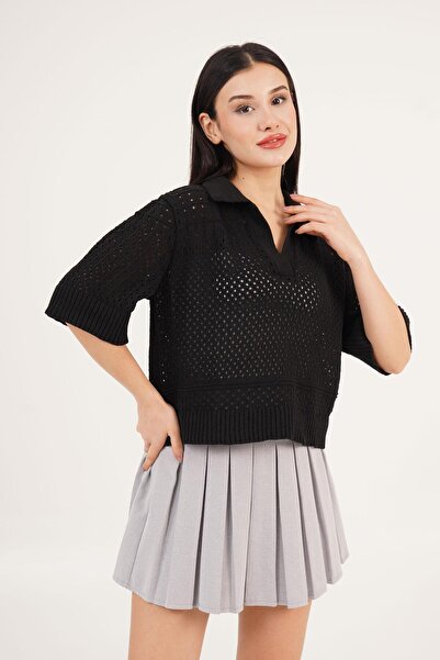 Hipo Trend Чорна блузка з поло-комірцем, напіврукавами та ажурною обробкою