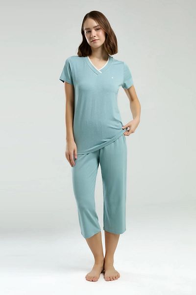 Pierre Cardin Pi̇ewrre Cardin V-Collar Soft Textured Women Short Sleeve Capri Pajama Suit