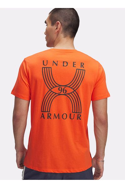 Under Armour 1389823-847 UA RUN 96 ΚΟΝΤΟΜΑΝΙΚΙ Κόκκινο ανδρικό μπλουζάκι με στρογγυλή λαιμόκοψη