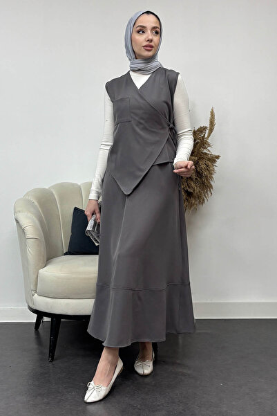 Tesettür Diyarı Set de țesături cu gantere Dubai Vest și fustă