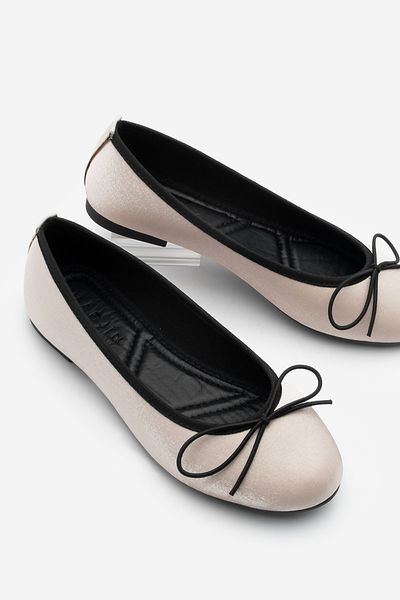 Marjin Damen-Ballerinas aus beigem Satin – Tovran mit Schleifendetail