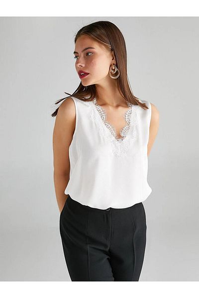 Faik Sönmez Tricou de damă fără mâneci cu decolteu în V cu dantelă - minimalist
