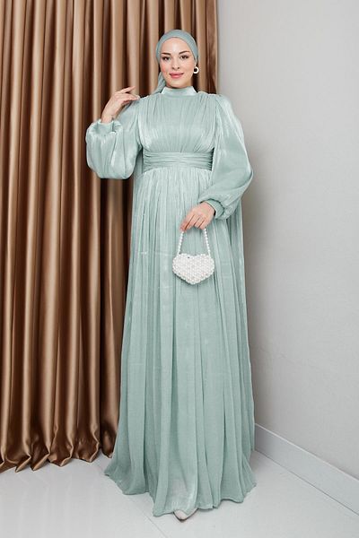Olcay Yorgo Seiden-Abendkleid mit Hijab und Gürtel und Cape-Detail MİNT 1237