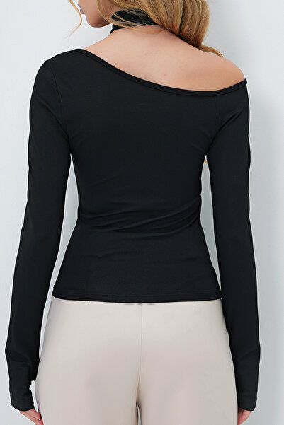 VAGGON Women's Black Square Collar Neck Banded Accessory Detailed Scuba Fabric Blouse Prmx13567