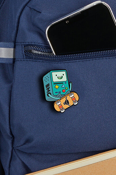 Rozzy Lab Adventure Time BMO Skate Kaykay - Pin - Rozet - Broş - Yaka Çanta Aksesuar