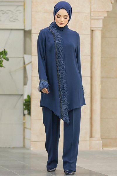 Neva Style طقم حجاب مزدوج باللون الأزرق الداكن ومفصل بالريش 40025l