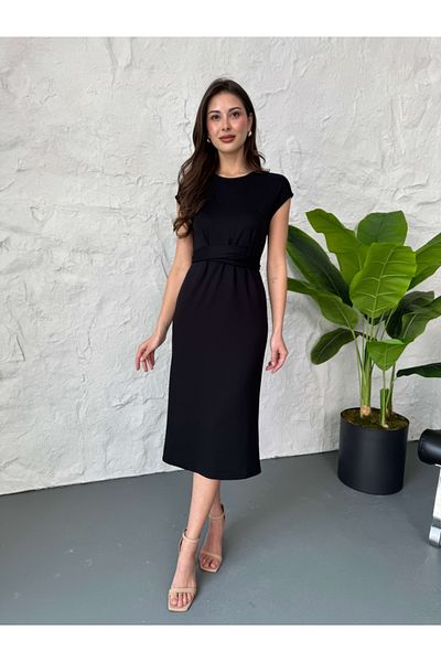 Elif Özbey Butik Rochie neagră în modal cu detaliu de curea în față