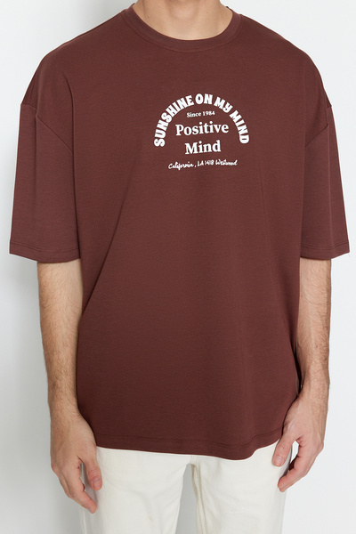 Trendyol Collection Hnědé oversize/široký střih s potištěným textem TMNSS23TS00083