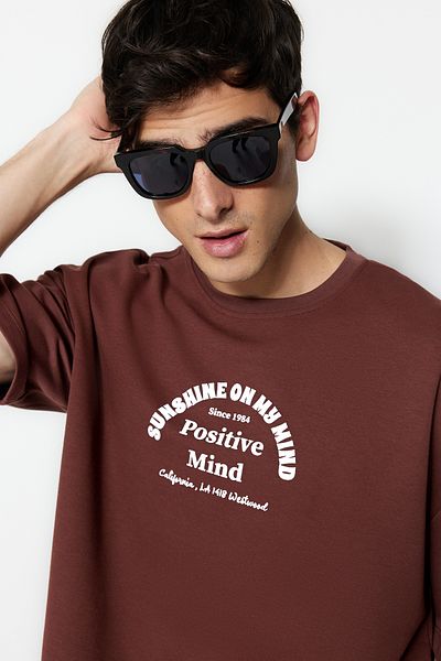 Trendyol Collection Κείμενο Εκτυπωμένο Καφέ Μπλουζάκι Oversize - TMNSS23TS00083