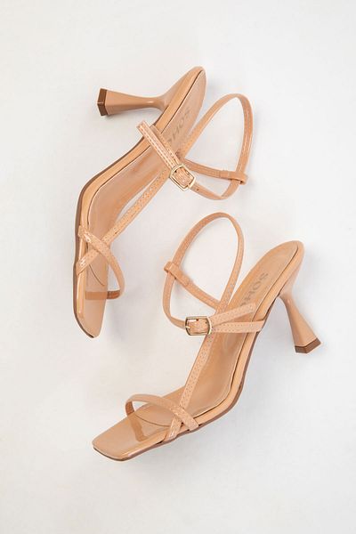 SOHO 20390 Klassische Damenschuhe mit Absatz aus Korbgeflecht und Lackleder. Die Marke LL ist eine Untermarke der Marke SOHO