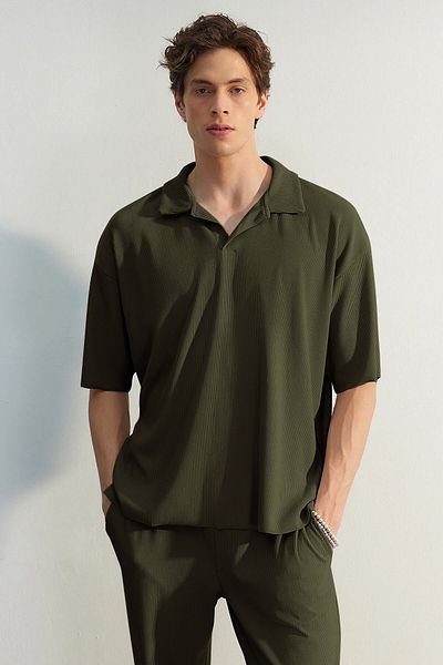 Trendyol Collection Тениска с тениска с поло яка и тениска Limited Edition Khaki Textured - Oversize Cut TMNSS23po00020