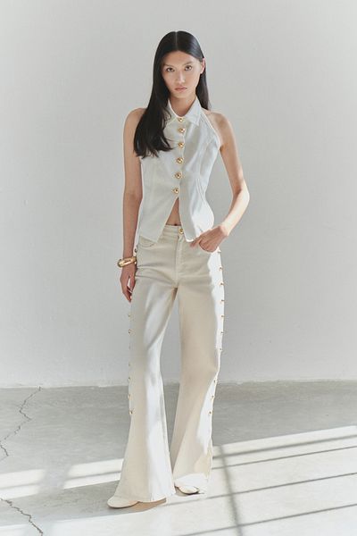 Trendyol Collection Ecru-Jeans in limitierter Auflage mit Knopfdetail und hoher Taille und weitem Bein TWOSS25JE00208