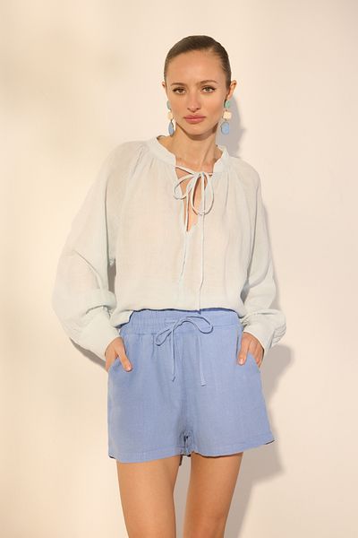 Trendyol Collection Blaue Shorts aus 100 % Leinen mit elastischem Bund und hoher Taille TWOSS23SR00319