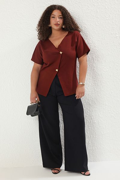 Trendyol Curve Burgundy Button Asymmetrical Closure Knitwear Blouse Tbbss25Af00071