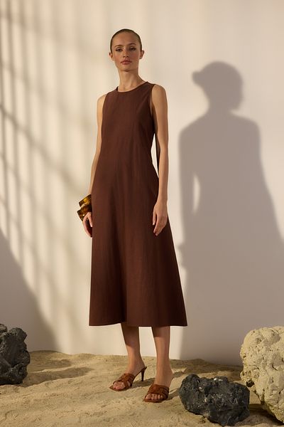 Trendyol Collection Миди рокля от кафява смес от лен с шевове и детайли на джоба