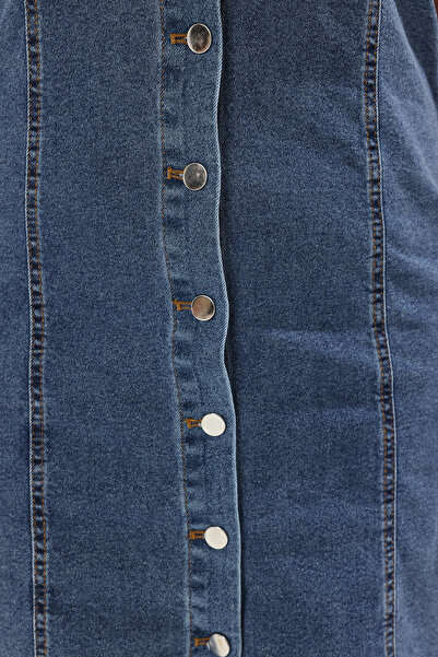 Trendyol Curve Μπλε πουκάμισο με γιακά τσέπη Μεσαίο ελαστικό τζιν φόρεμα μεγάλου μεγέθους TBBSS25AH00088