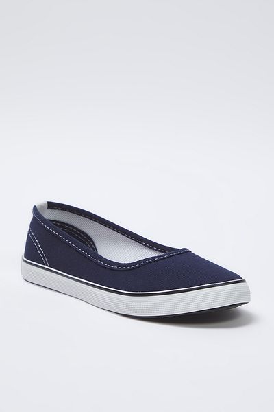 TRENDYOL SHOES Marineblaue Sport-Ballerinas für Damen mit Kontrastnähten und detaillierten Details TAKSS25BE00049