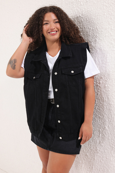 Trendyol Curve Schwarze Jeansweste TBBSS24BH00004