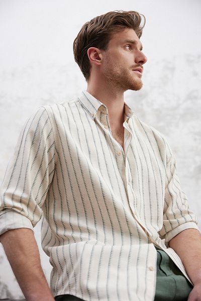 Trendyol Collection Ecru Fit Leinen-Mischung Shabby Flowing Shirt TMNSS25GO00059