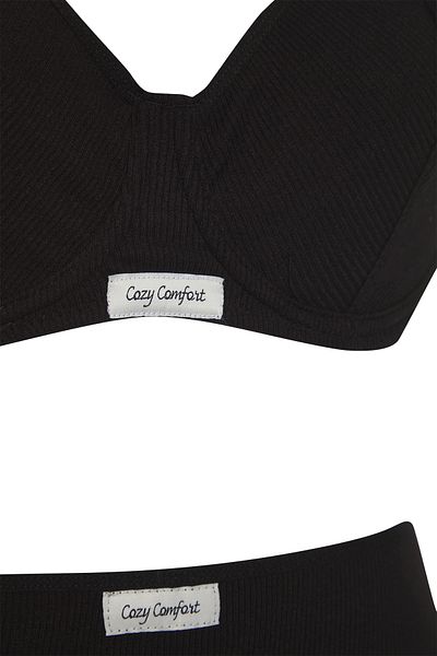 Trendyol Curve Schwarzes Camisole-Strickset – Detaillierter Slogan Schwarzes großes Wäscheset