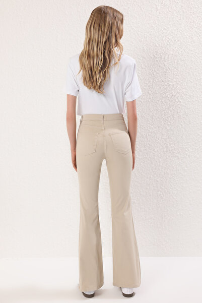 Trendyol Collection Μπεζ ψηλόμεσο τζιν TWOSS25JE00281