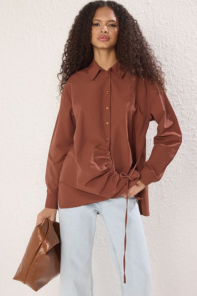 Trendyol Modest Hnědá froté košile s detailem stahovací šňůrky TCTSS25TG00029