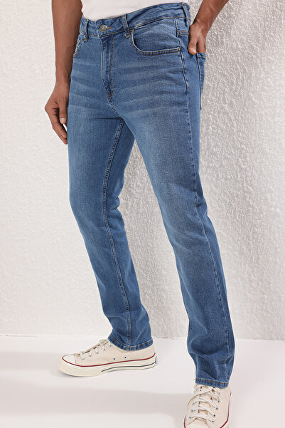 Trendyol Collection Μπλε κανονικό τζιν TMNAW23JE00036