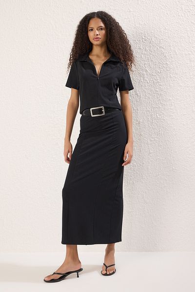 Trendyol Collection Czarna dopasowana spódnica ołówkowa midi Twoss25Et00112