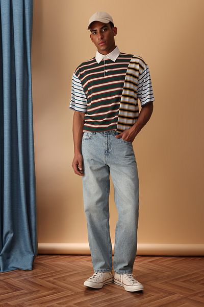 Trendyol Collection Blaue Baggy-Fit-Jeans-Jeans mit Distressed-Effekt TMNSS25JE00007