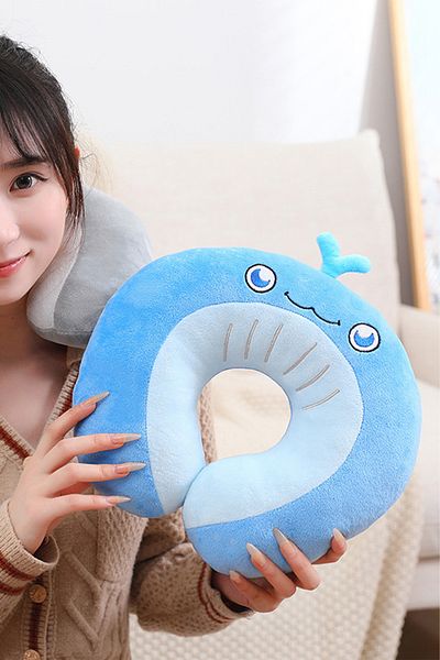 Ecrou Pernă albastră pentru gât - Marca Pretty Whale