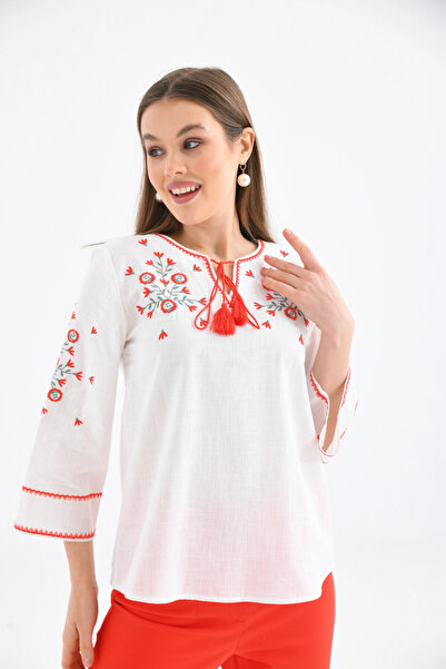 Park Karon Блуза з етнічним вишиванням та велосипедним коміром - з деталями зав'язки