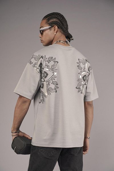 king brich Μπλουζάκι με έθνικ μοτίβο πίσω με στάμπα Oversize Fit